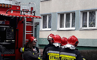 Pożar dachu bloku przy Jarockiej w Olsztynie